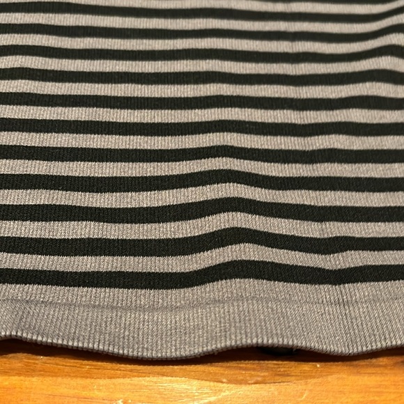 •Unworn!! OUT FROM UNDER XL Longline Seamless Tube Top Stripe Ribbed Sleeveless - Picture 3 of 5